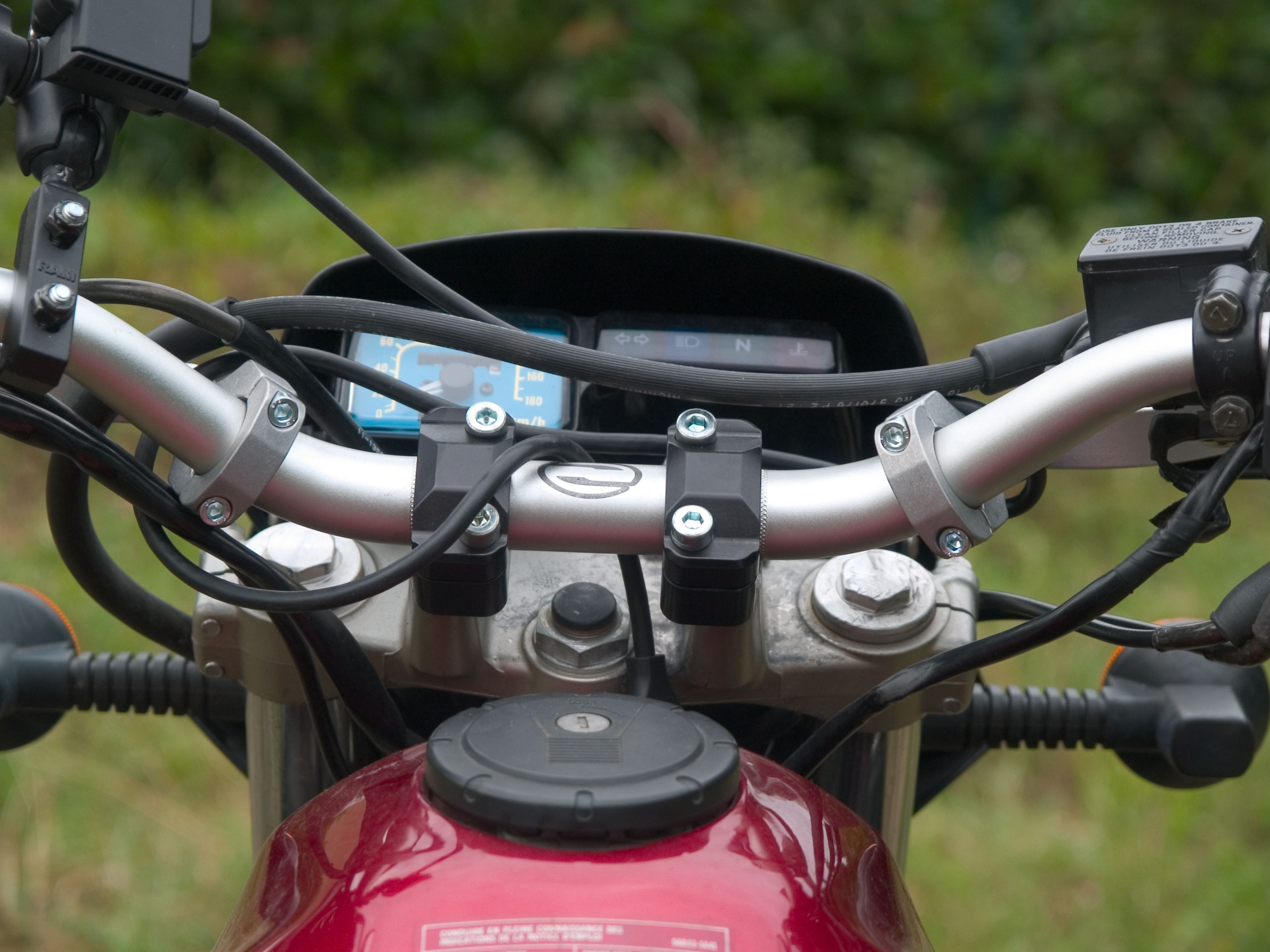 Montage sur Guidon pour Miroir de V/élo R/églable /à 360 /° HD Grand Angle S/écuris/é V/élo R/étroviseur pour V/élo de Route de Montagne 2 Pi/èces V/élo R/étroviseur avec Joint